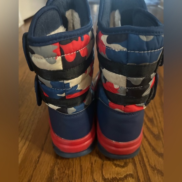 Boys Camo Insulated Winter Snow Boots Size 35 Youth US 3–3.5 - Picture 5 of 8